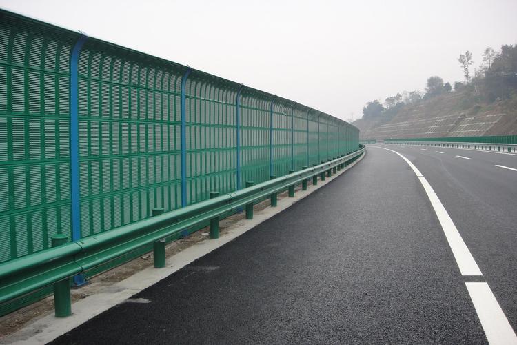 <a href=http://huaxiamian.com/news_article?news_id=145>高速公路聲屏障廠家</a>
